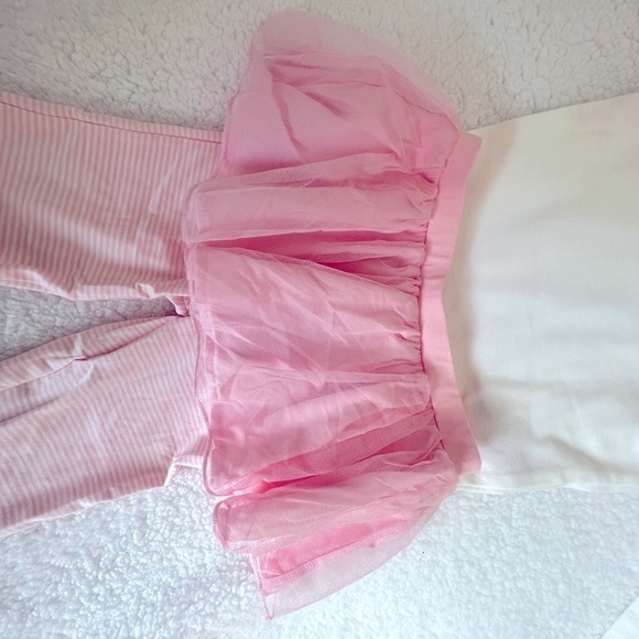 Carter’s long sleeve oonsie/pants set. Light pink and white. Girls, 24 month - Picture 6 of 7